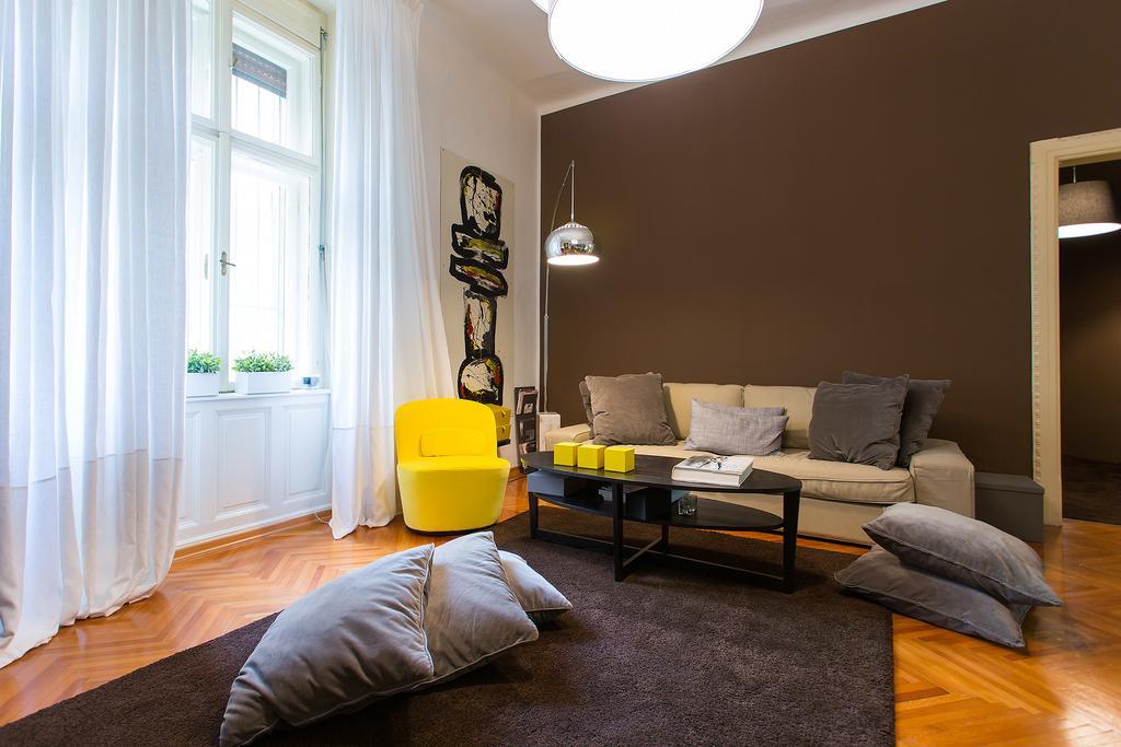 Valsabbion City Suite Pula Exteriér fotografie